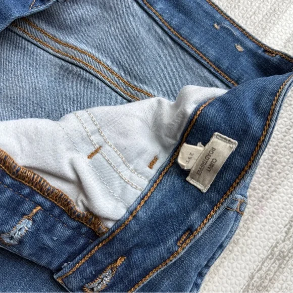 Madewell Curvy Roadtripper Jeans, Size 29T - Picture 2 of 3